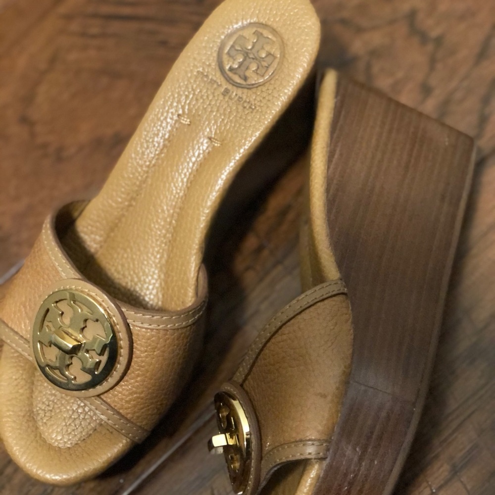 Tory Burch Tan Wedges 6.5M